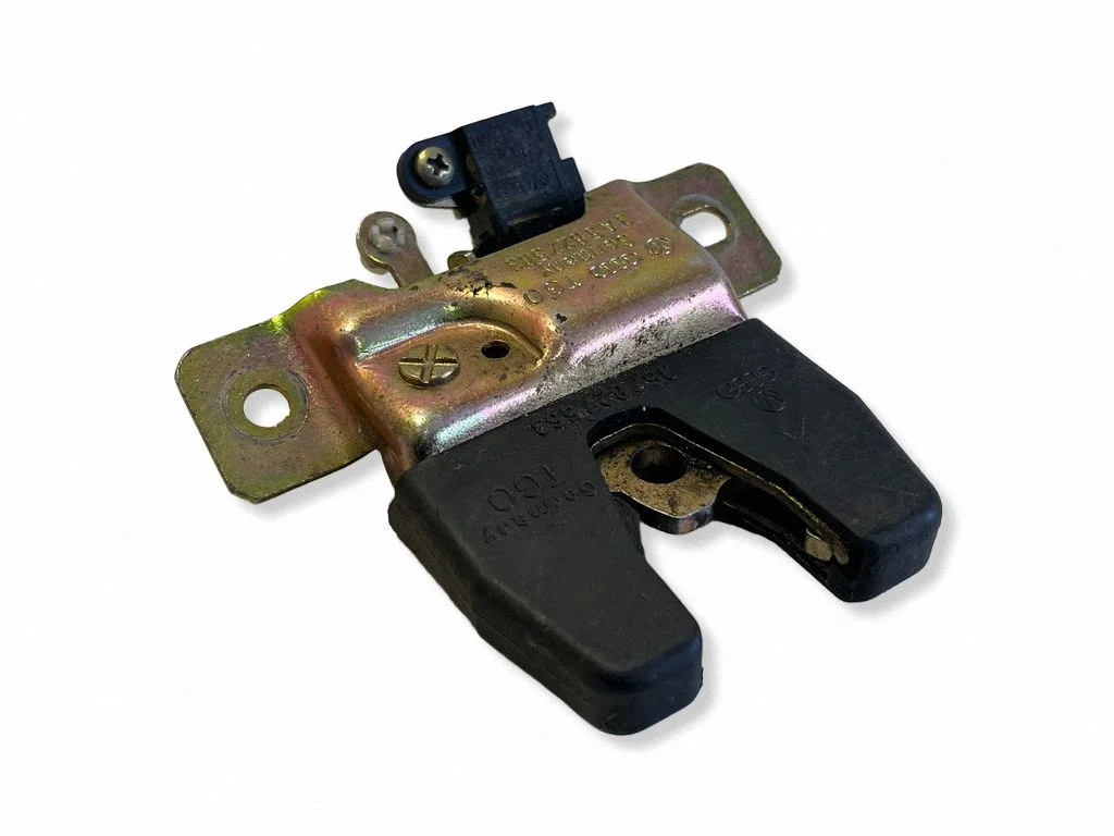 Tailgate/trunk/boot lock/catch/latch – Volkswagen Passat B4 (1994-1996)