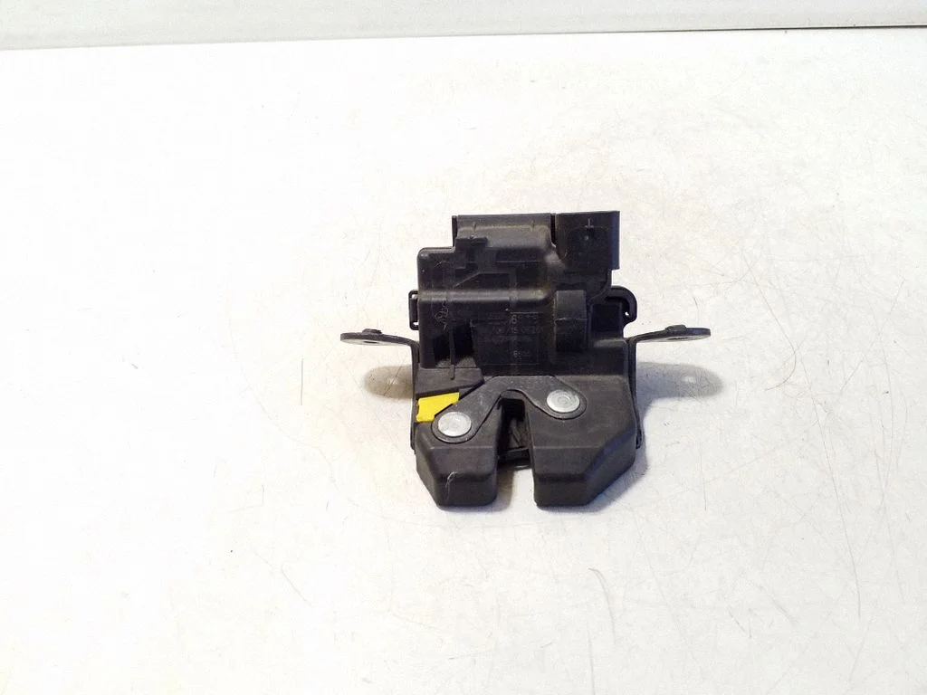 Tailgate/trunk/boot lock/catch/latch 52016535