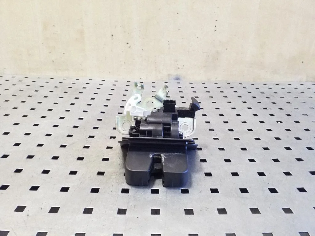 Tailgate/trunk/boot lock/catch/latch 8R0827505A