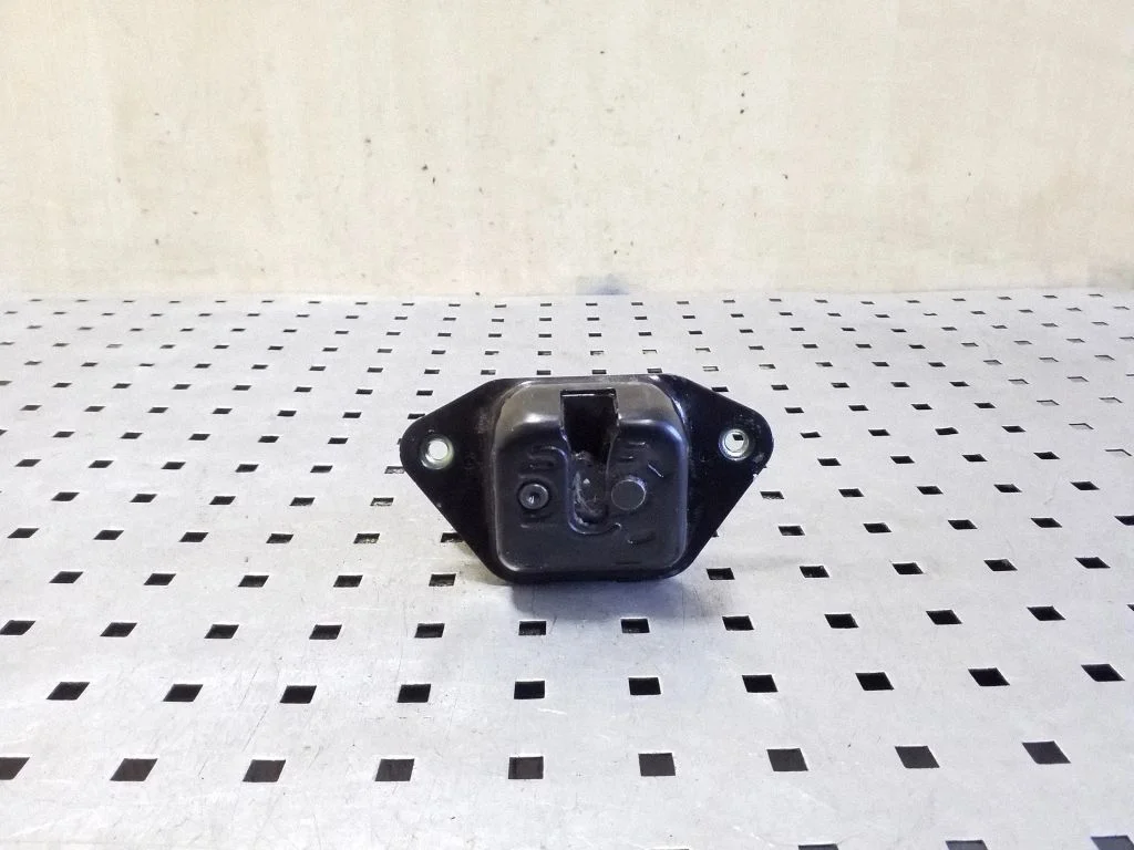 Tailgate/trunk/boot lock/catch/latch