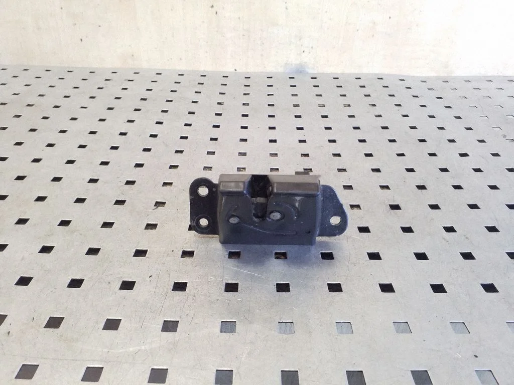 Tailgate/trunk/boot lock/catch/latch