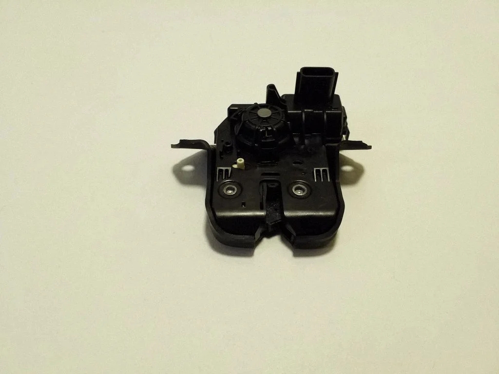 Aizmugurējā vāka slēdzene – Nissan Qashqai J12 (2021-)