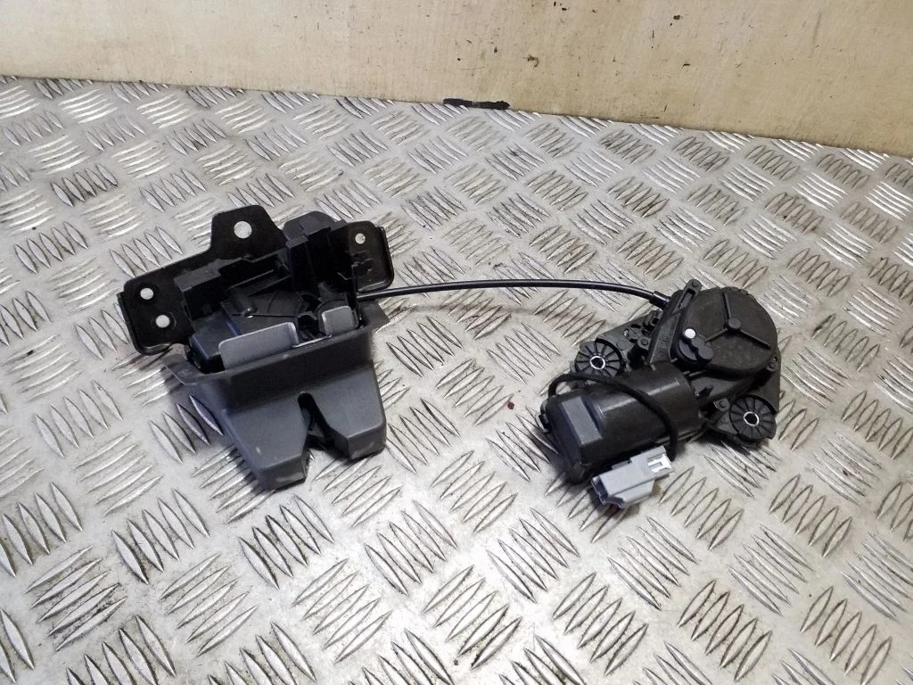 Tailgate/trunk/boot lock/catch/latch 32149889
