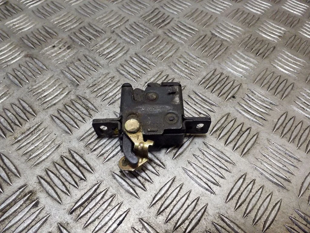 Tailgate/trunk/boot lock/catch/latch 4A9827505C