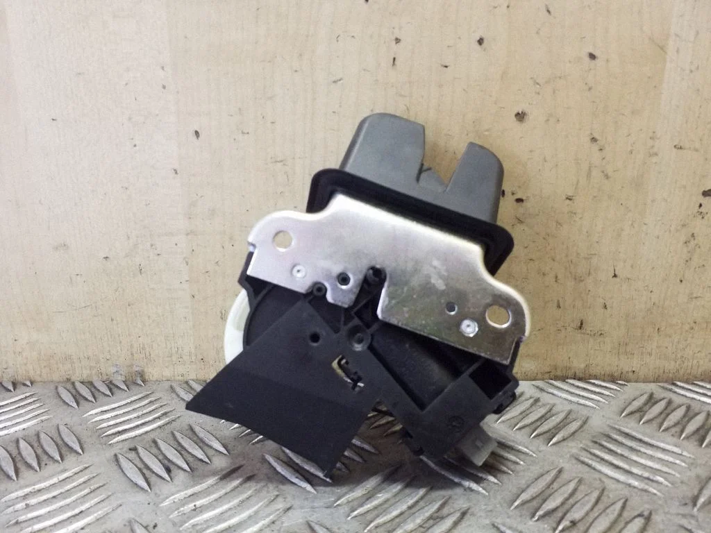 Tailgate/trunk/boot lock/catch/latch 4F5827505D