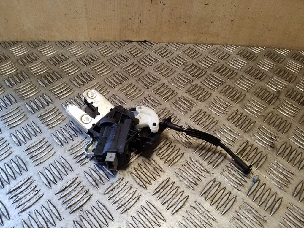 Tailgate/trunk/boot lock/catch/latch 4F5827505D