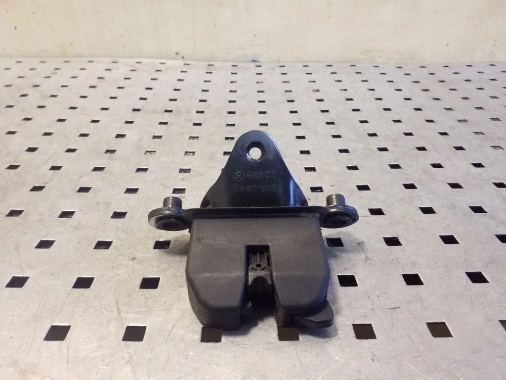 Tailgate/trunk/boot lock/catch/latch 1Z5827501D