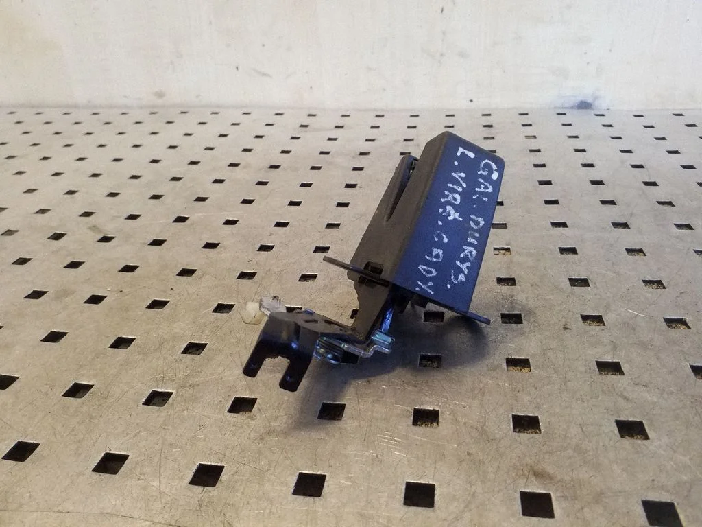 Tailgate/trunk/boot lock/catch/latch – left
