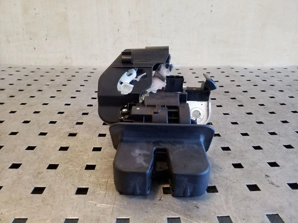 Tailgate/trunk/boot lock/catch/latch – Audi A6 S6 C7 4G (2011-2018)