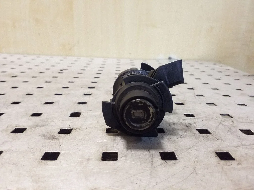 Tailgate/trunk/boot lock/catch/latch A204750006