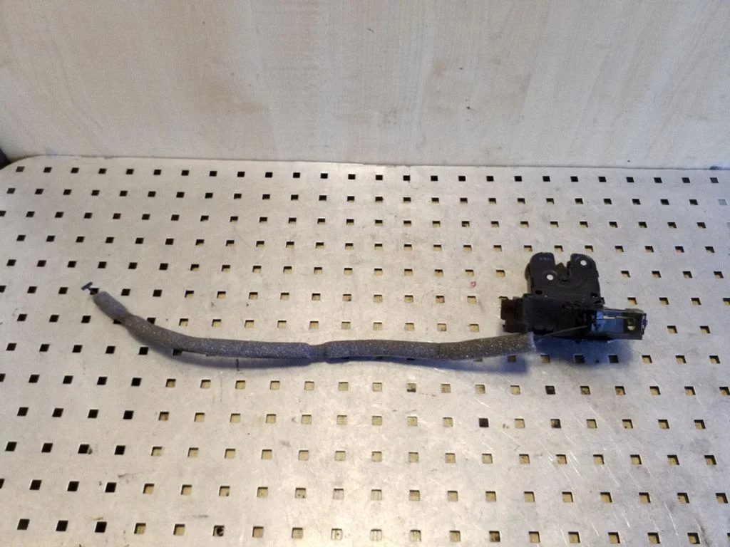 Tailgate/trunk/boot lock/catch/latch 8P4827505C
