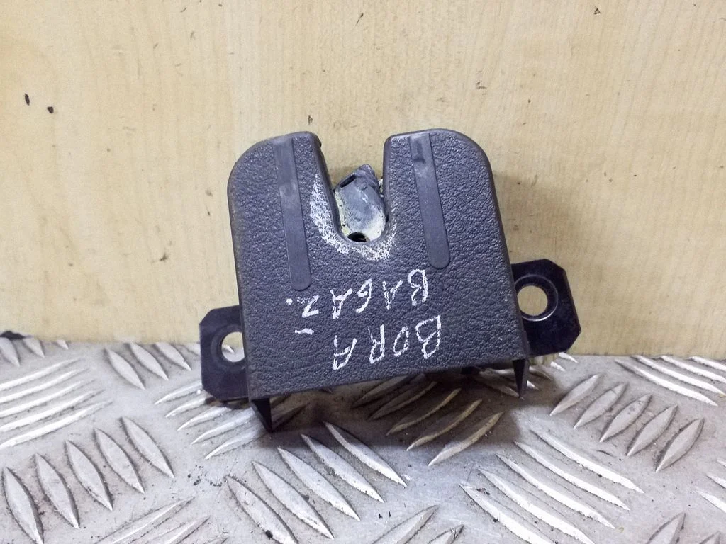 Tailgate/trunk/boot lock/catch/latch 1J9827505