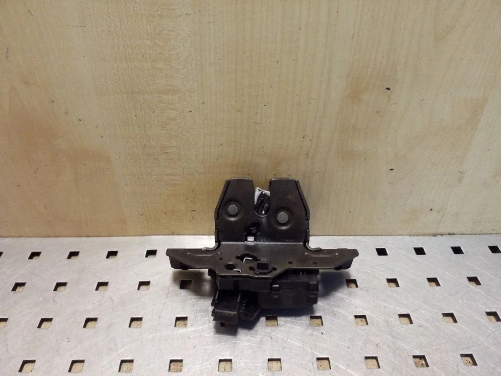 Tailgate/trunk/boot lock/catch/latch 13581023