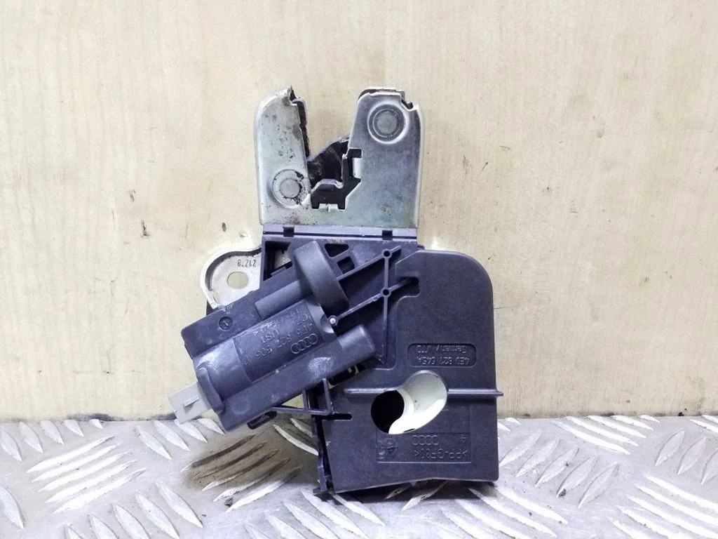 Tailgate/trunk/boot lock/catch/latch 4F5827505D