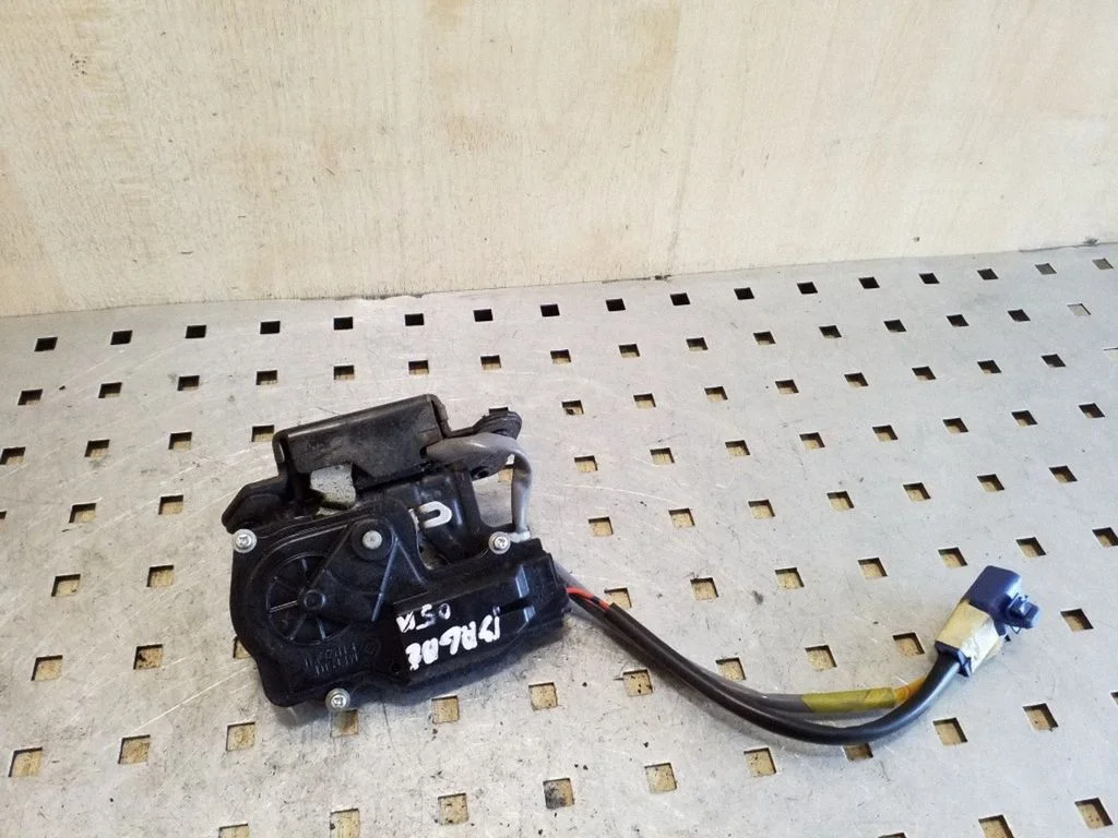 Tailgate/trunk/boot lock/catch/latch