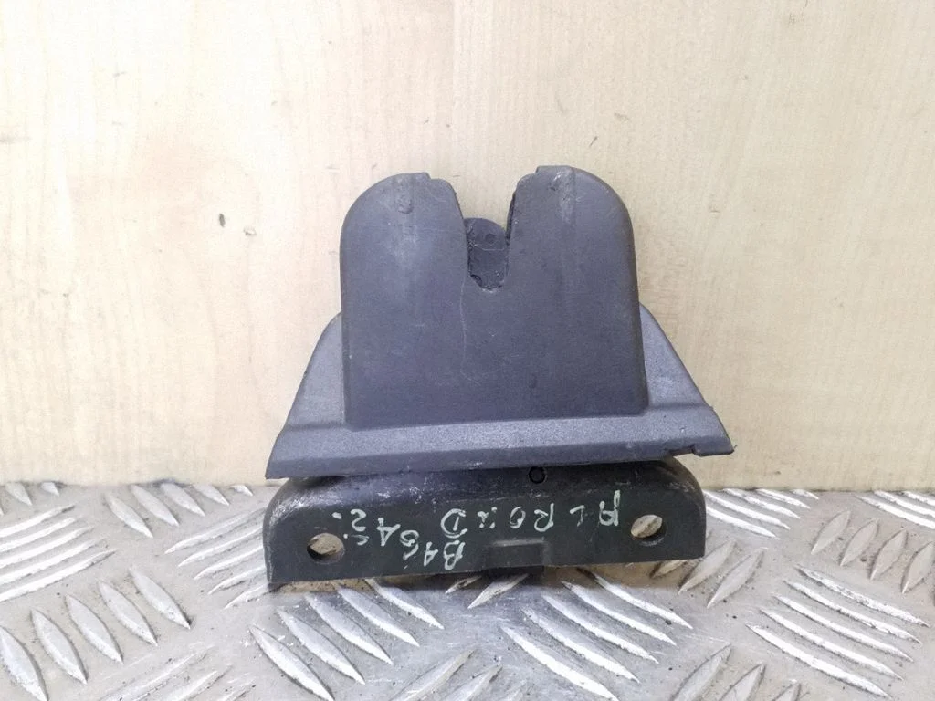Aizmugurējā vāka slēdzene 4B9827520