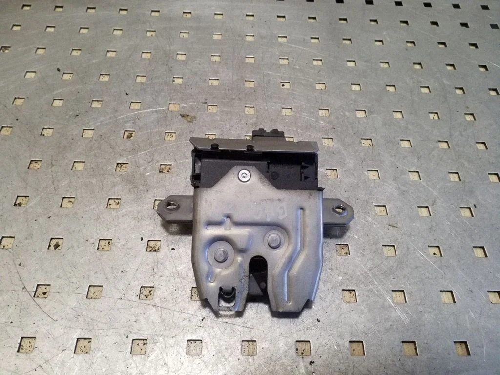 Tailgate/trunk/boot lock/catch/latch 31301300