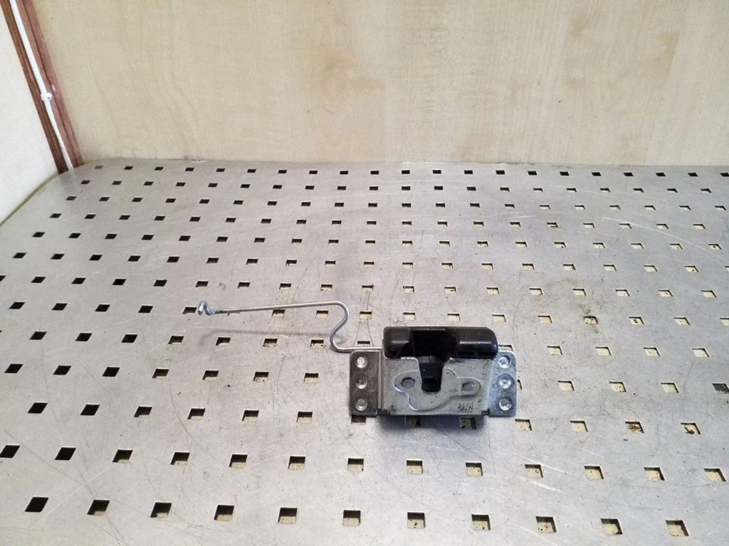 Tailgate/trunk/boot lock/catch/latch 90563999