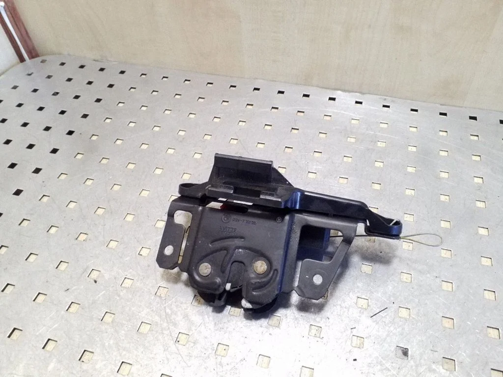 Tailgate/trunk/boot lock/catch/latch 51247201561