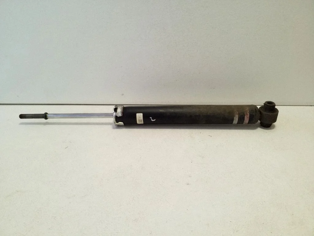 Tailgate/trunk strut/damper 4853076010