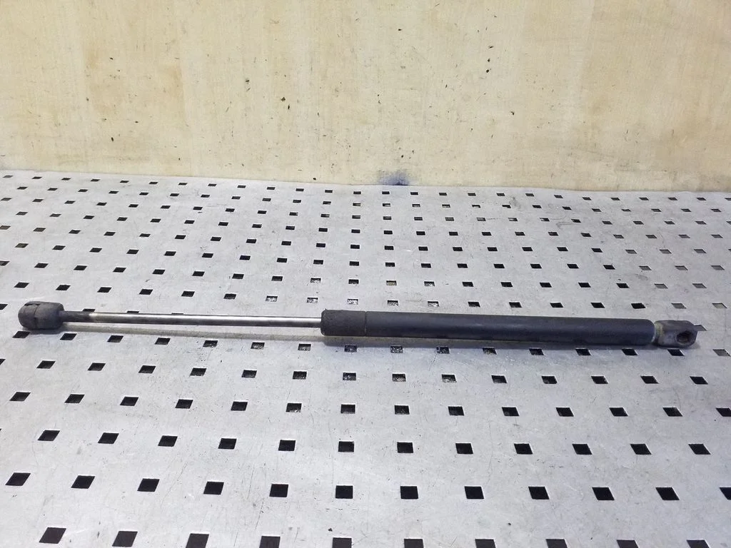 Tailgate/trunk strut/damper – Opel Omega B1 (1994-1999)