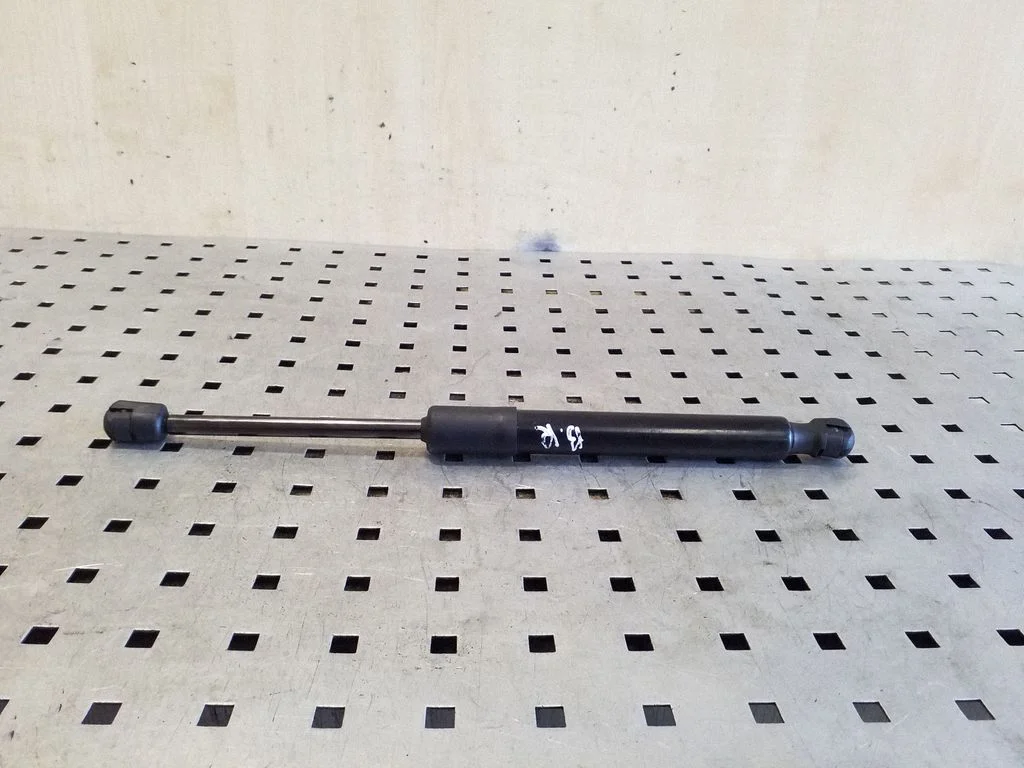 Siłownik (sprężyna gazowa) klapy bagażnika 155148900B – Tesla Model Y (2020-)