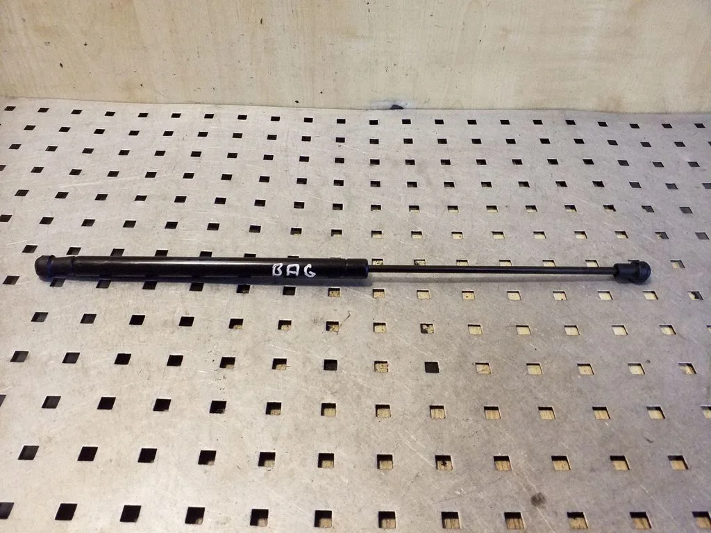 Tailgate/trunk strut/damper 4H0827551B – Audi A8 S8 D4 4H (2010-2016)