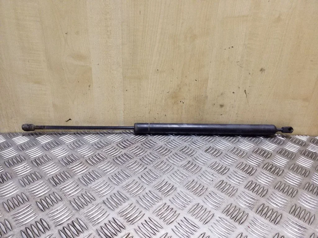 Tailgate/trunk strut/damper 701829331S