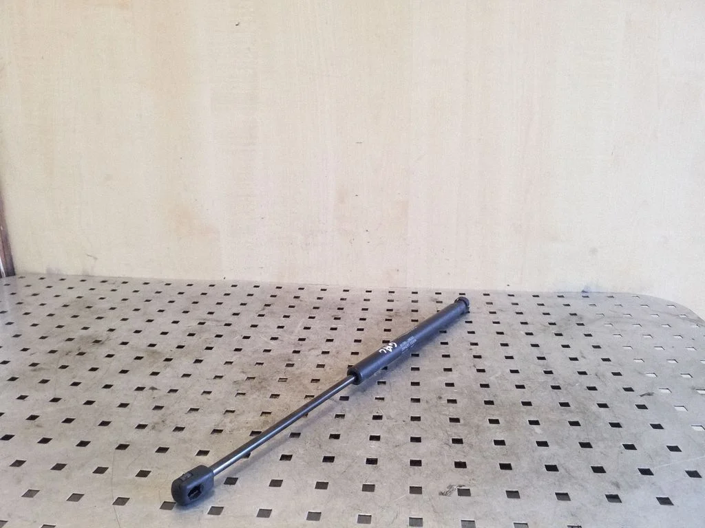 Tailgate/trunk strut/damper 817802K000