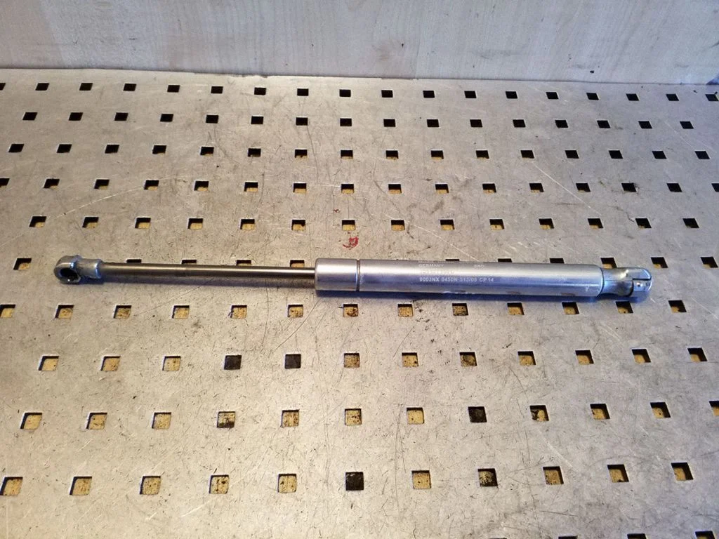Tailgate/trunk strut/damper 3D5827550C
