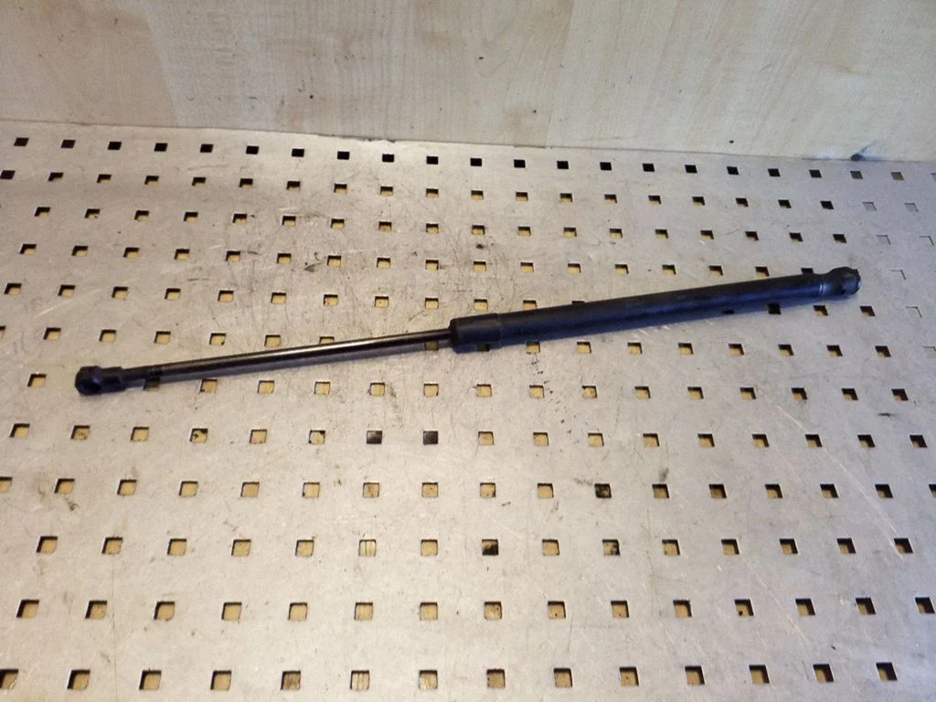 Tailgate/trunk strut/damper 8D9827552H