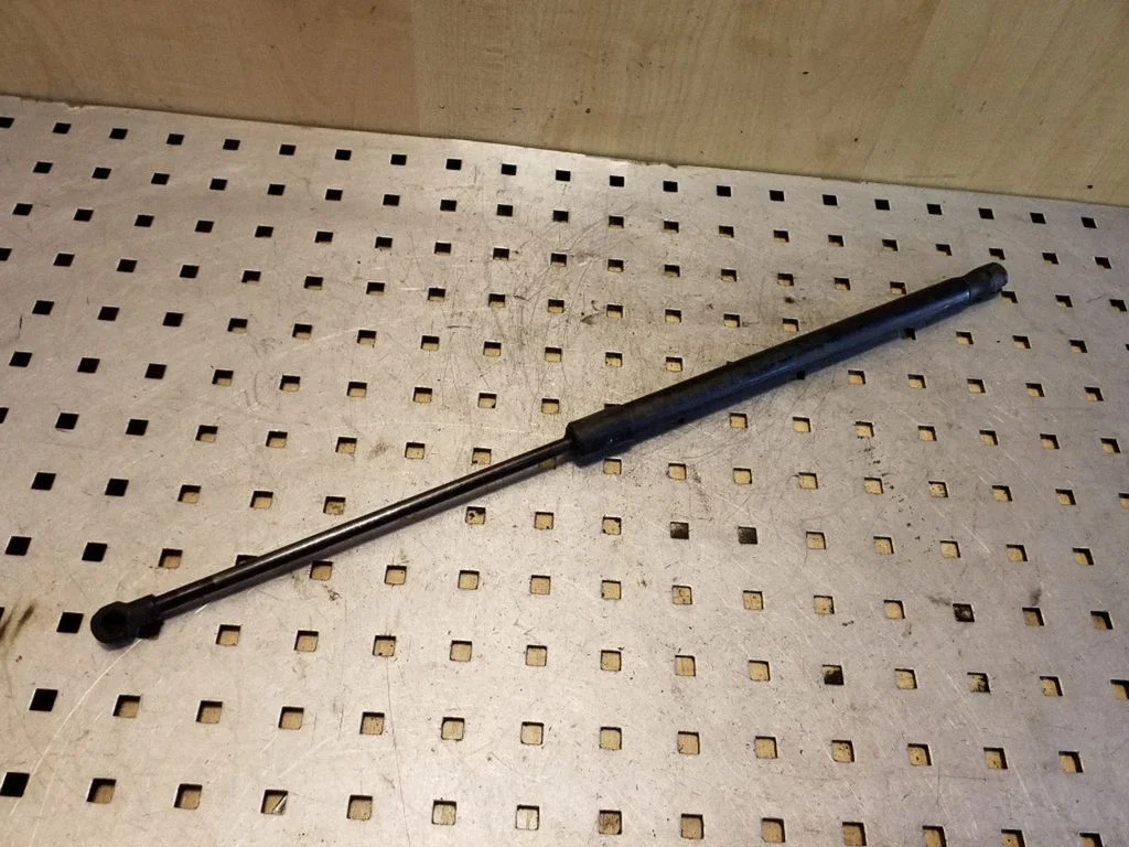 Tailgate/trunk strut/damper 8D9827552H