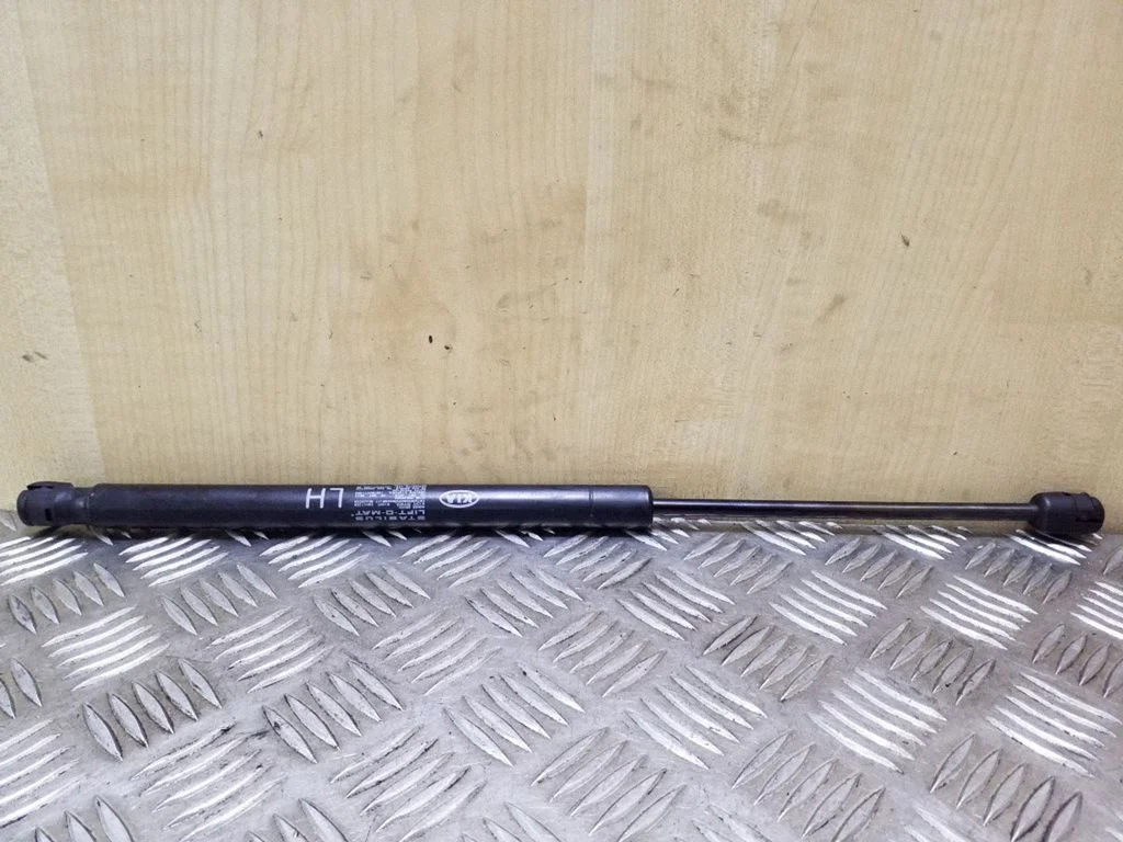 Tailgate/trunk strut/damper 817703W000