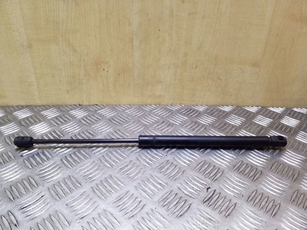 Tailgate/trunk strut/damper – Skoda Fabia Mk1 (6Y) (1999-2007)
