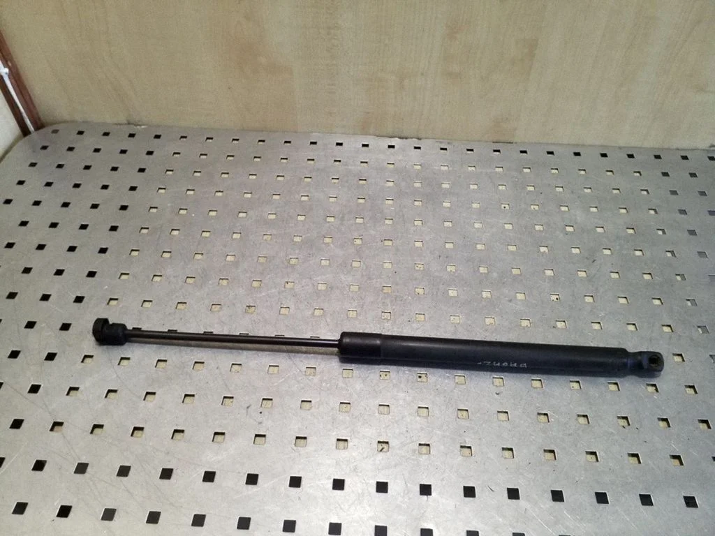Tailgate/trunk strut/damper 4L0827552C
