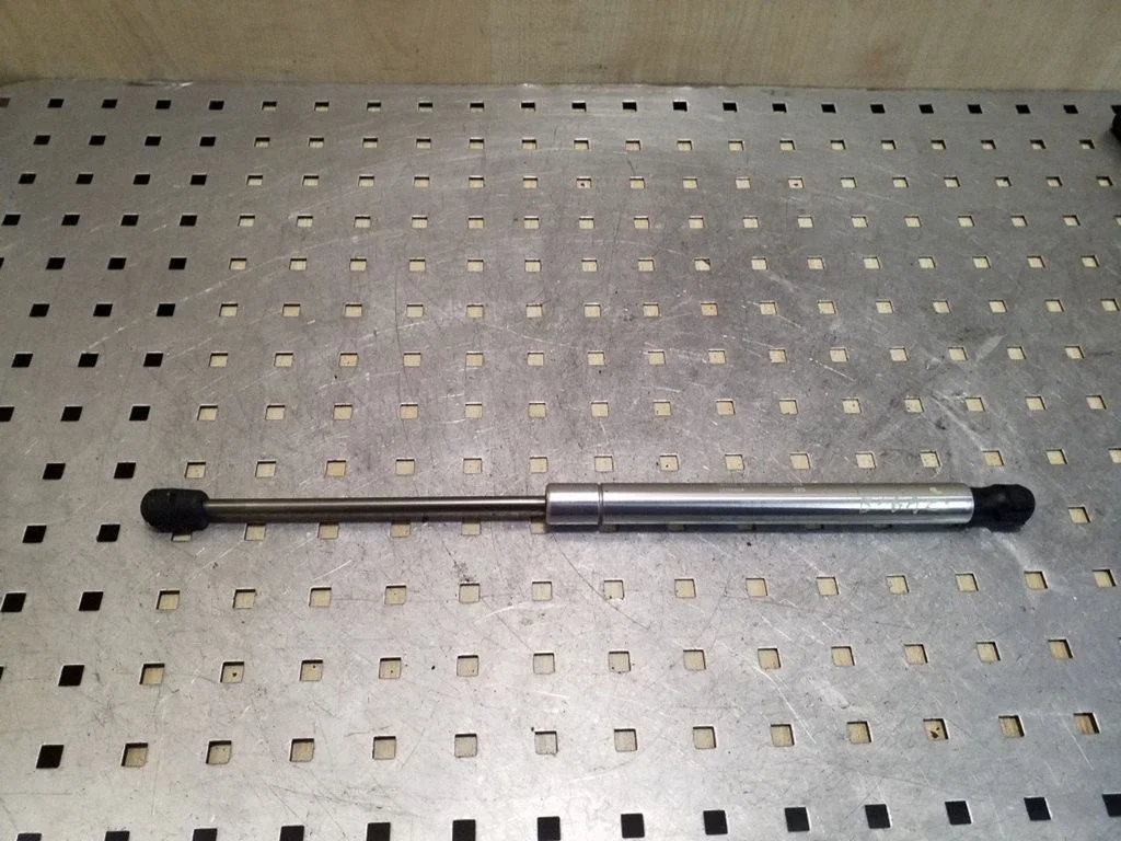 Tailgate/trunk strut/damper 4E0827551A – Audi A8 S8 D3 4E (2002-2009)