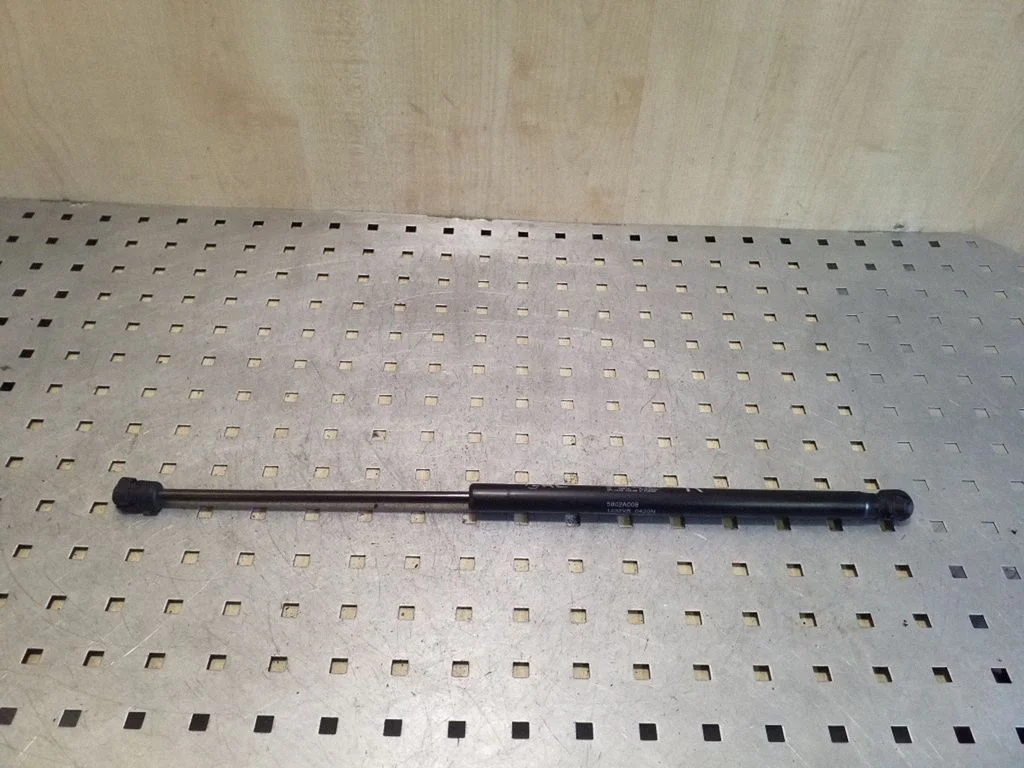 Tailgate/trunk strut/damper 5802A008