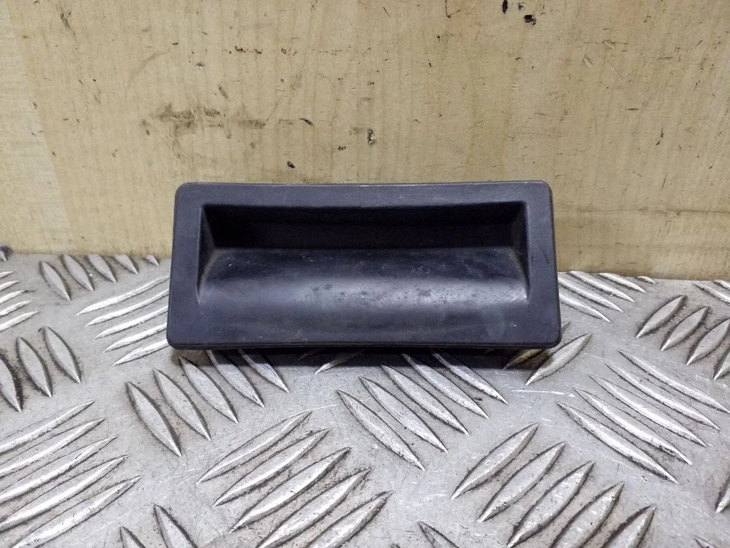 Tagaluugi avamiskäepide (välimine) 5N0827566