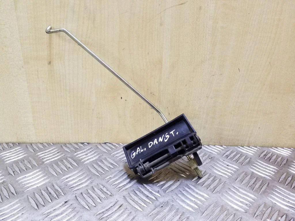 Tailgate/trunk/boot exterior handle MB830580