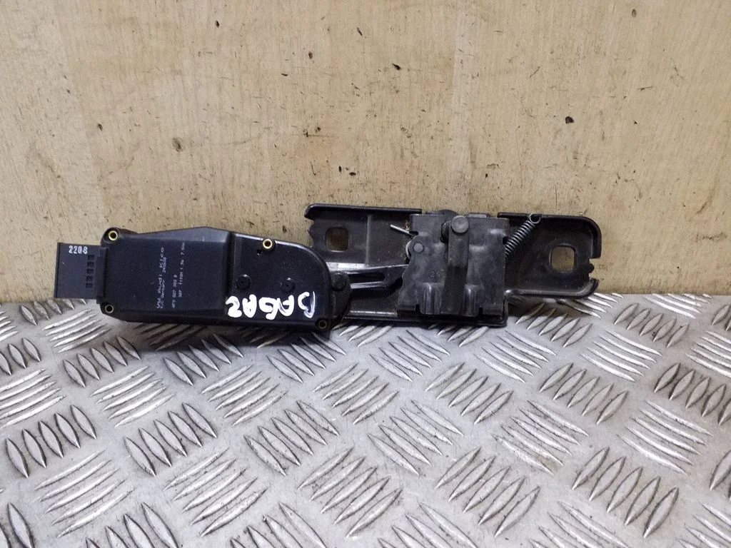 Tailgate/trunk/boot lift motor – Audi Q7 4L (2005-2015)
