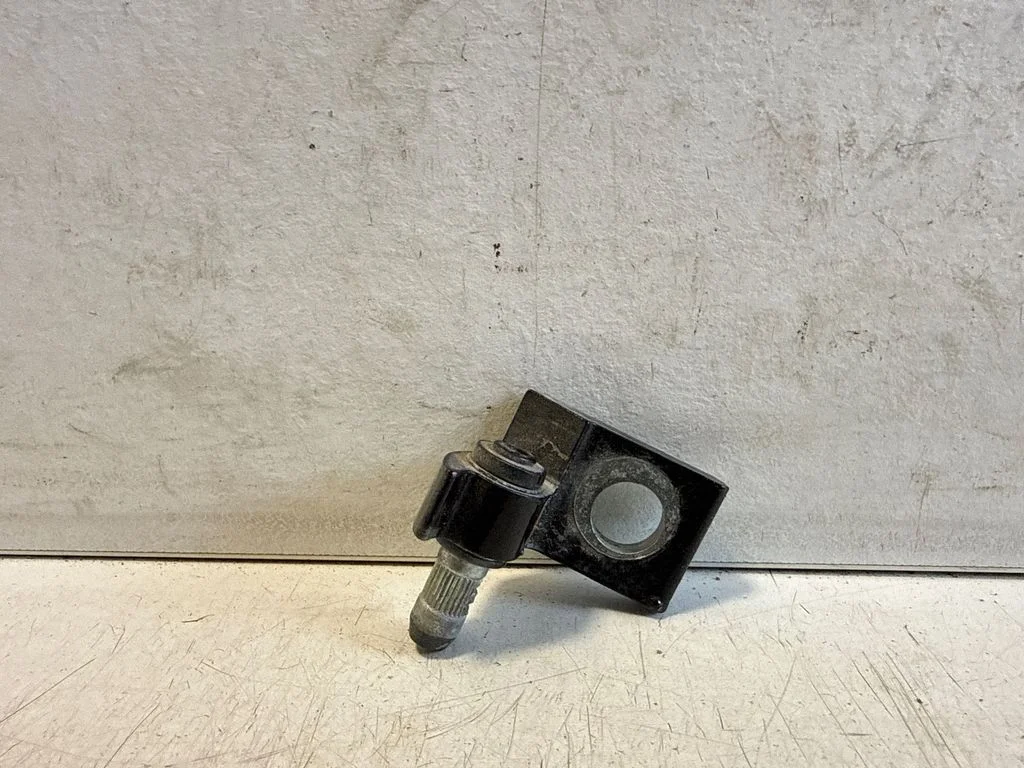 Front door upper hinge – right
