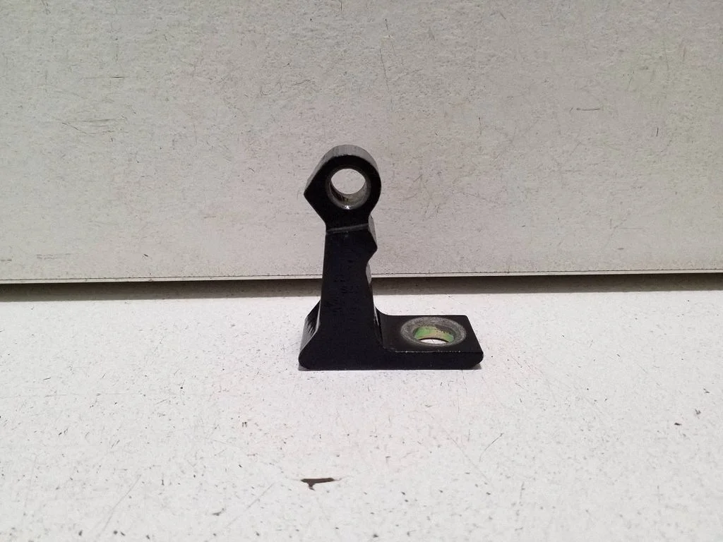 Front door upper hinge 8X0831404E