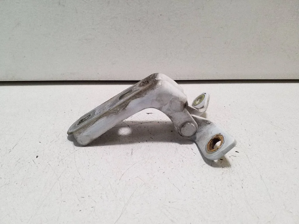 Front door upper hinge P11291 – Chevrolet Orlando (2011-)