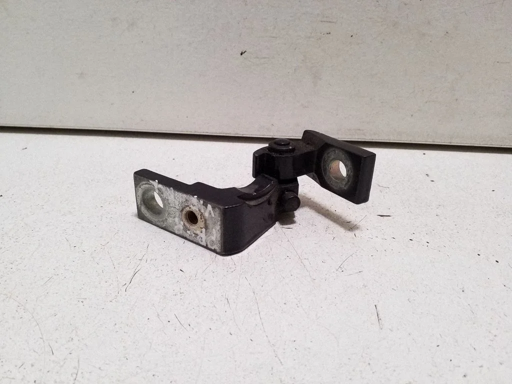 Front door upper hinge – right