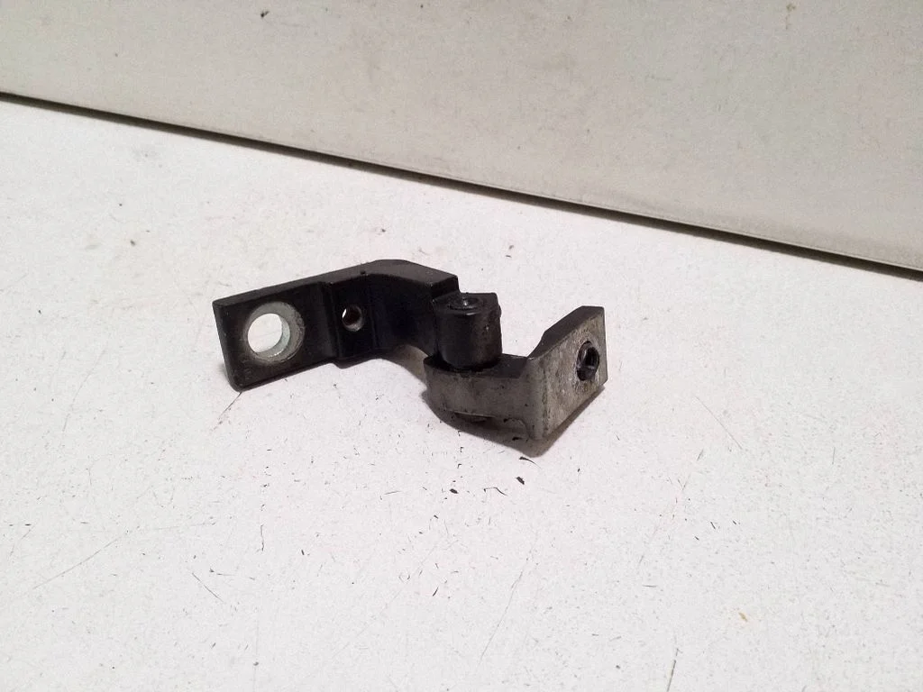 Front door upper hinge – right