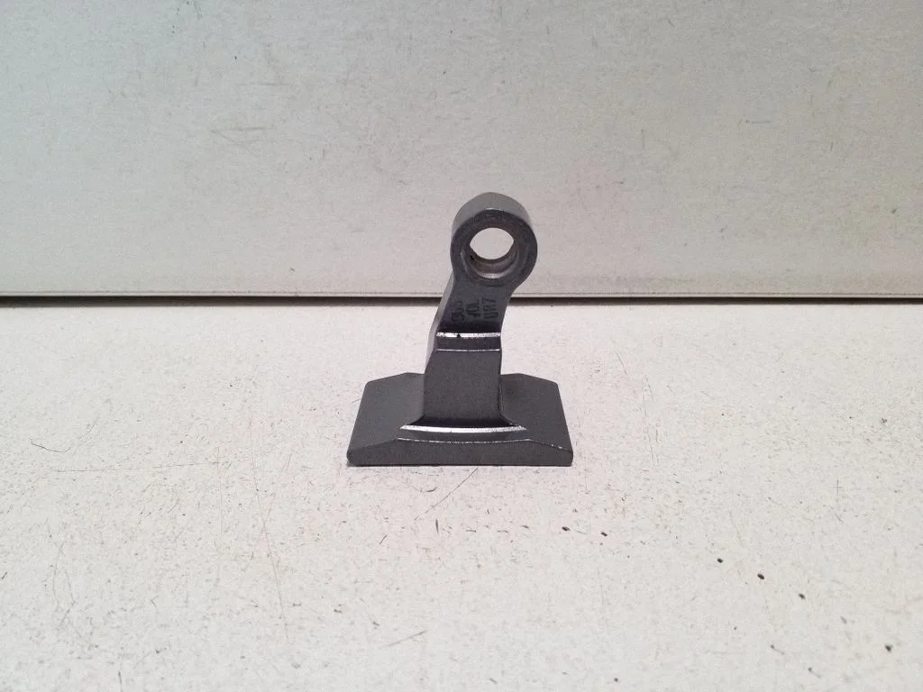 Front door upper hinge 7246065