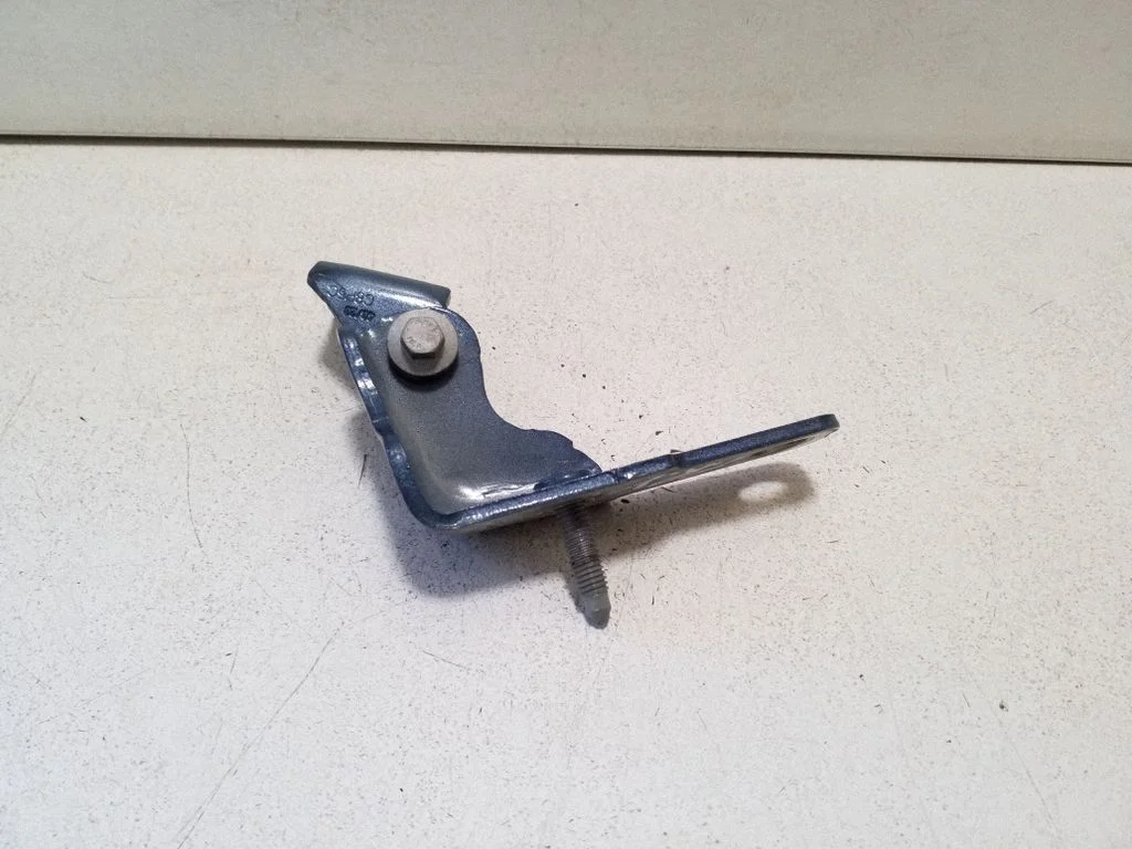 Front door upper hinge H1BBA22800AD