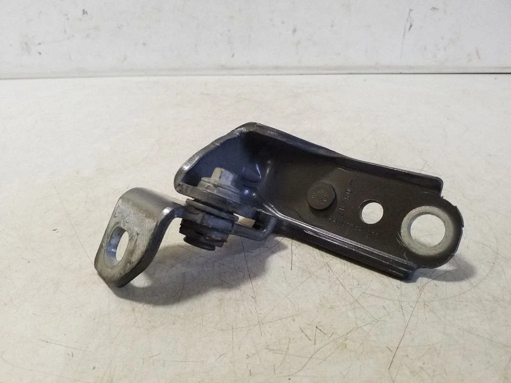 Front door upper hinge CJ54S22801AC