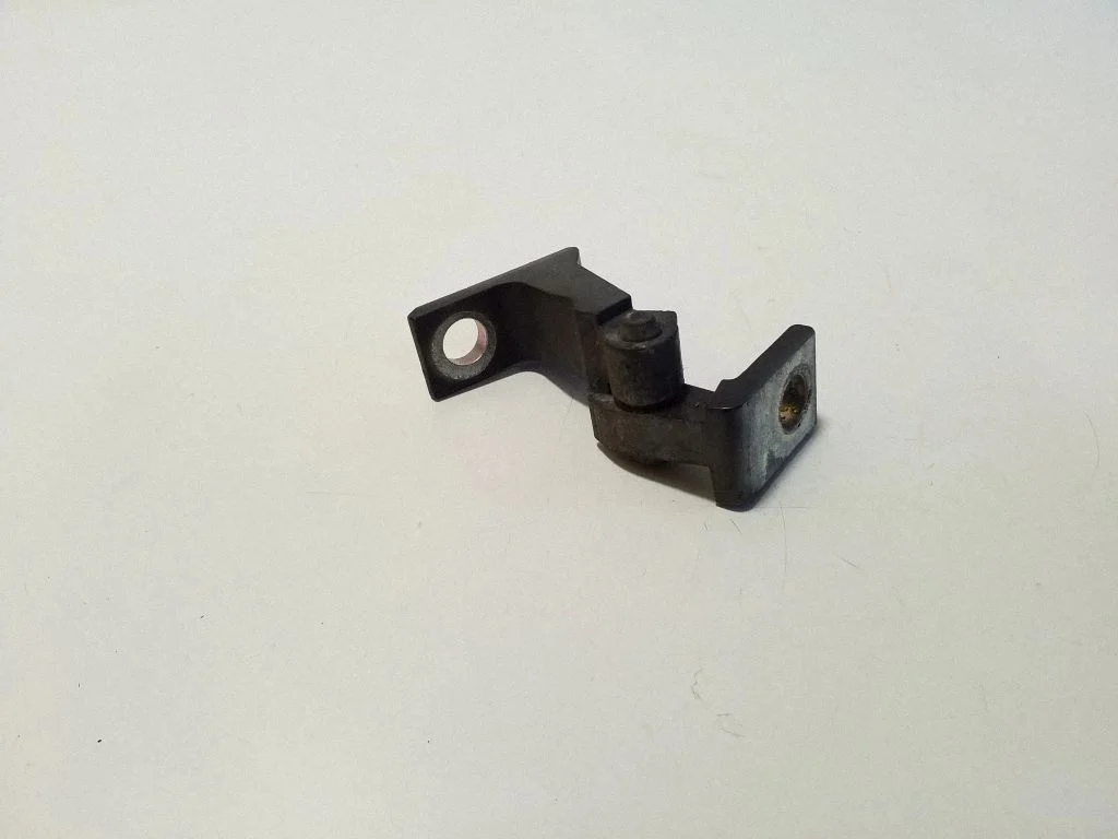 Front door upper hinge 8K0831402D