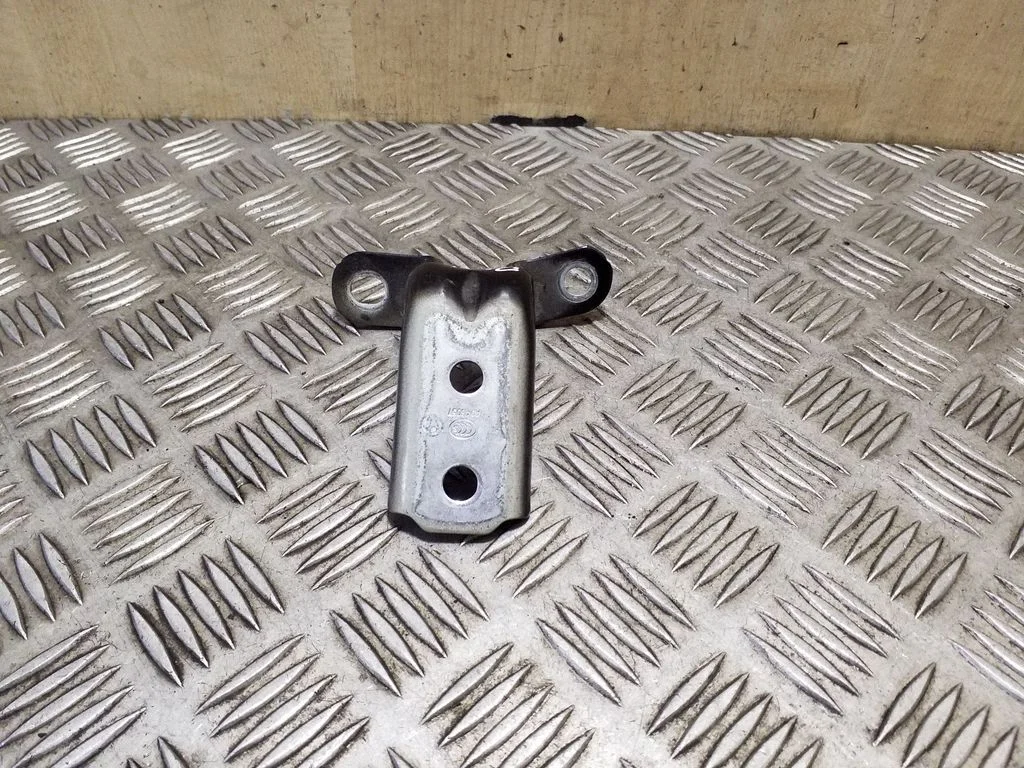 Front door upper hinge – left